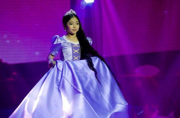 Giọng hát Việt nhí: Công chúa tóc dài hát hay hơn người lớn