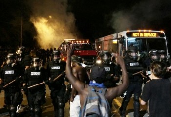 Bạo loạn kéo dài ở Mỹ sau khi cảnh sát bắn chết người da đen