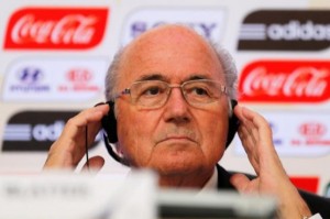 Coke, McDonald gây sức ép yêu cầu ông Blatter từ chức