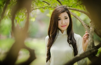 Á khôi Thúy Vân sáng tác ca khúc về cảnh đẹp Việt Nam
