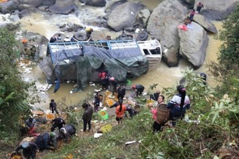 Hà Giang: Xe tải lao xuống vực, 7 người thương vong