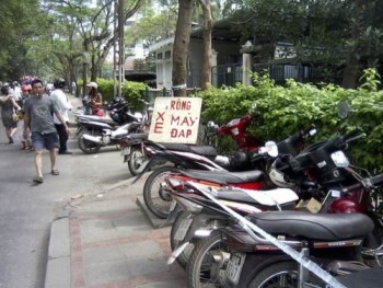 Hà Nội: Giải tỏa các bãi trông xe sai quy định