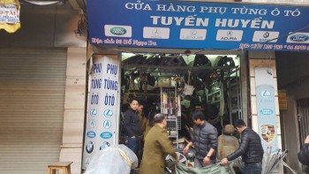 Hà Nội truy quét nơi tập kết phụ tùng ô tô 'gian'