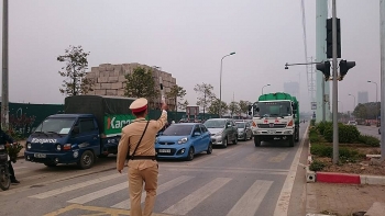 Ra quân xử phạt phương tiện cố tình đi vào làn đường BRT
