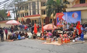 Hà Nội: Dân Mễ Trì quyết bảo vệ đường vào miếu cổ