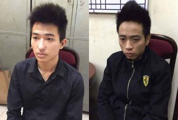 Hà Nội: Hai thanh niên dùng đao chém một cô gái để cướp
