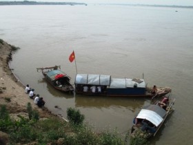 Vụ 2 học sinh mất tích trên sông Hồng: Đã tìm thấy 1 thi thể