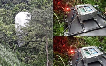Hà Giang: Vật thể lạ chứa máy quay từ trên trời rơi xuống rừng