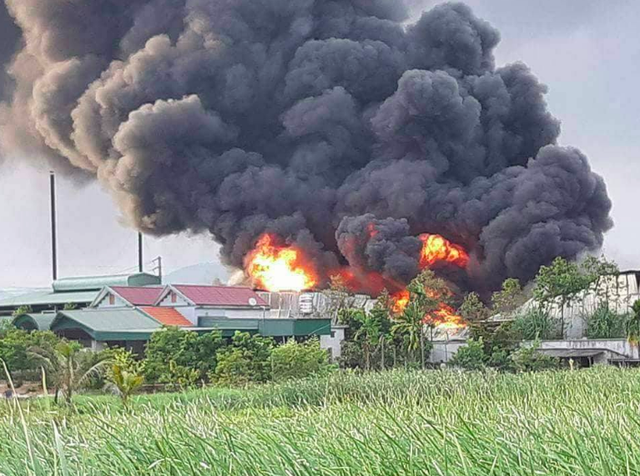 Cháy lớn tại kho của Công ty CP thông Quảng Ninh