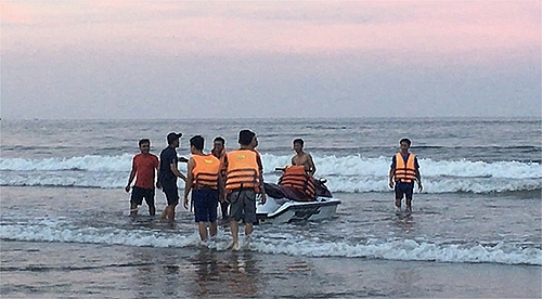 Thanh Hóa: 8 du khách gặp nạn khi tắm biển