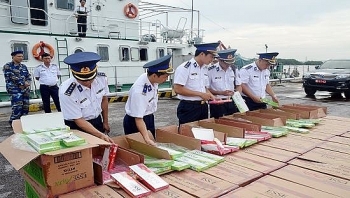 Cảnh sát biển bắt giữ gần 68.000 bao thuốc lá lậu