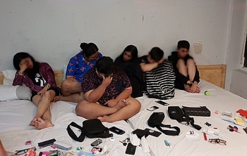 Bốn cô gái tham gia "tiệc" ma túy ở Sài Gòn bị bắt