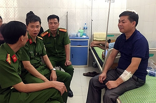 Phó Công an huyện Tam Nông bị thương khi khống chế kẻ 