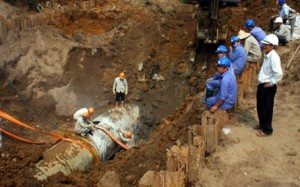Hà Nội xin cơ chế đặc thù làm đường ống dẫn nước khẩn cấp