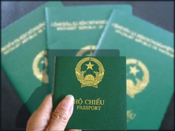Cán bộ dùng hộ chiếu công vụ sai quy định có thể bị xử lý hình sự