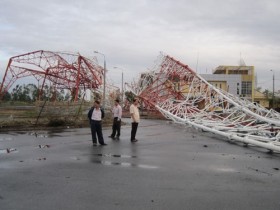 Vì sao Tháp truyền hình Nam Định đổ sập trong bão?