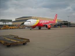 Máy bay Vietjet Air hạ cánh khẩn cấp để cấp cứu hành khách