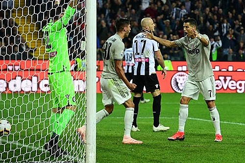 Ronaldo ghi bàn giúp Juventus có ba điểm