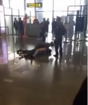 Hành khách 'ngáo đá' gây náo loạn sân bay Nội Bài