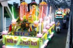 Rực rỡ xe hoa mừng Đức Phật đản sinh ở cố đô Huế