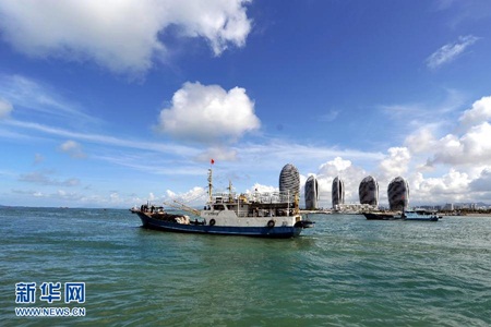 Trung Quốc gây hấn đưa tàu cá, ngư chính ra Trường Sa