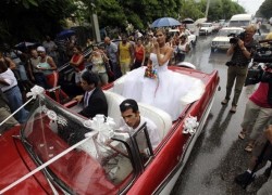 Đám cưới đồng tính đầu tiên ở Cuba