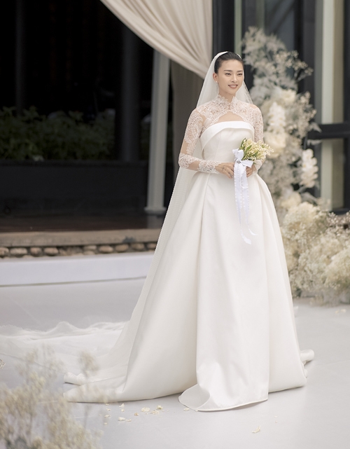 Loại hoa thuộc top đắt nhất thế giới được Ngô Thanh Vân chọn làm hoa cưới
