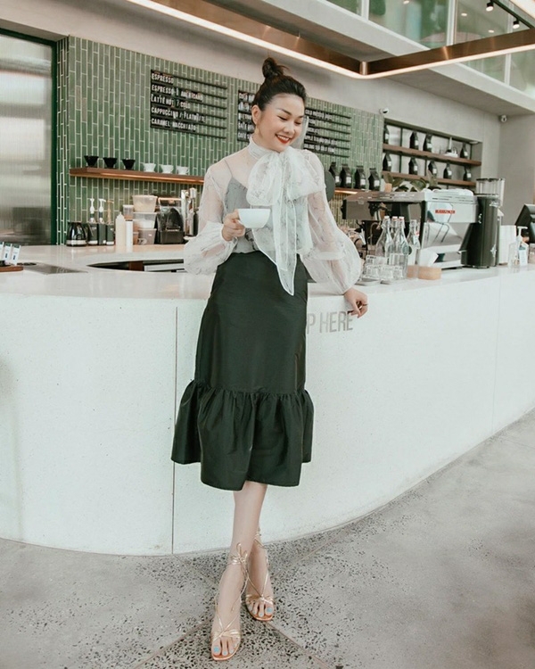 Tin hot giải trí ngày 25/7: Fashionista Salim diện outfit đen cá tính