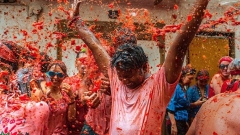 La Tomatina - Lễ hội nhuộm đỏ sắc cà chua