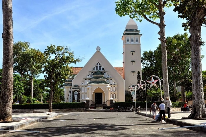 Những nhà thờ có kiến trúc độc đáo thu hút du khách tại Vũng Tàu
