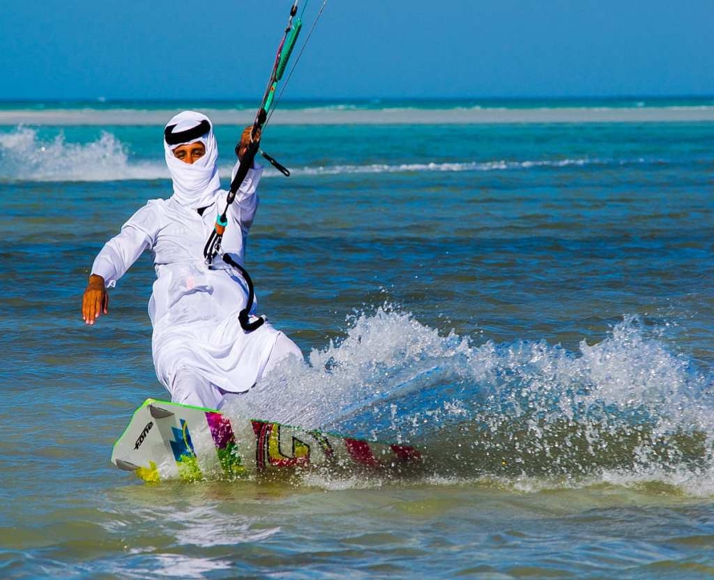 Trải nghiệm lướt ván diều ở Qatar