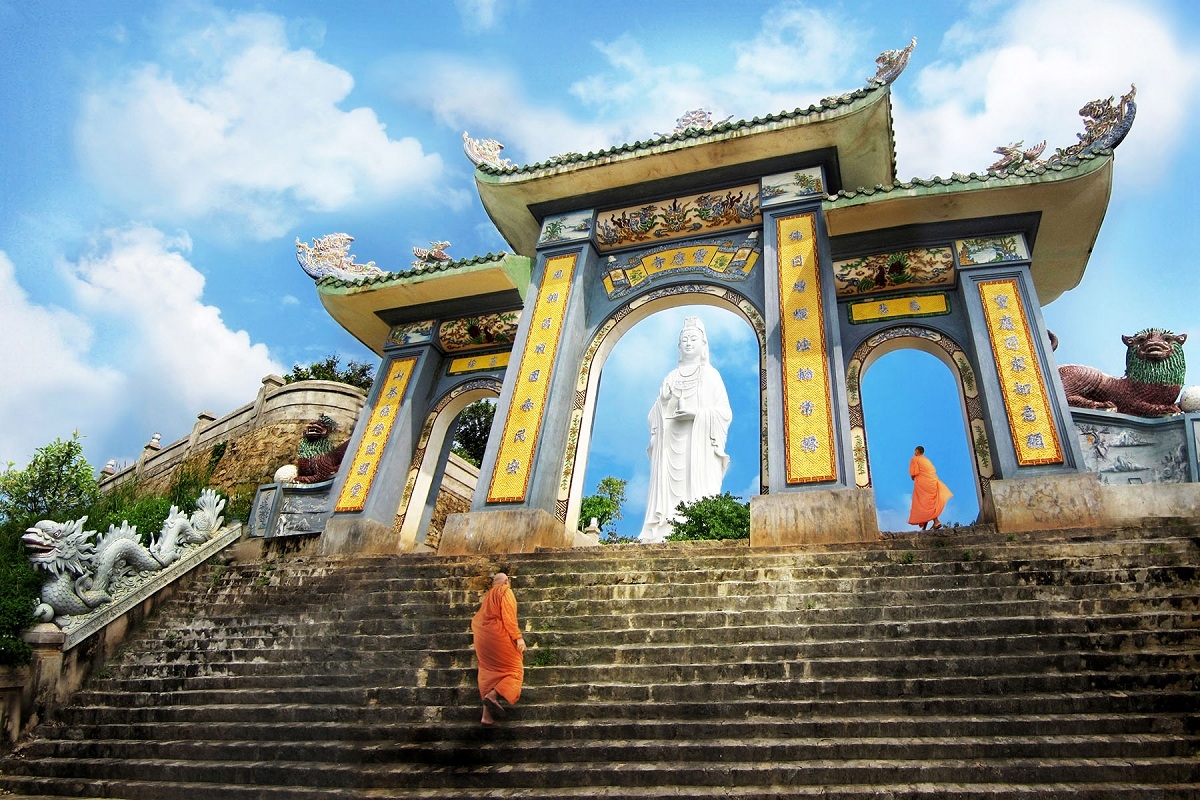 Thăm chùa Linh Ứng - Bãi Bụt - Đà Nẵng