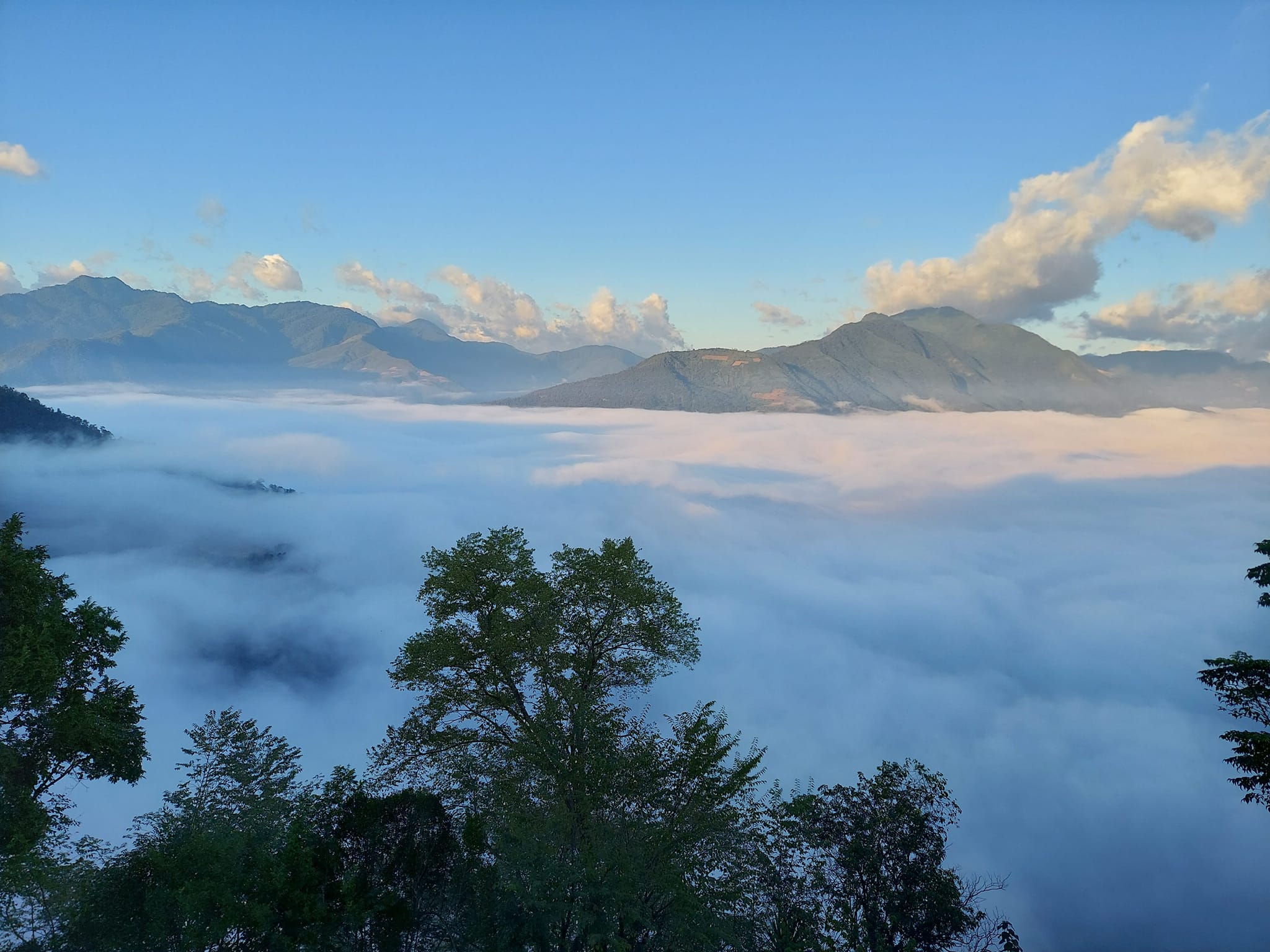 Ngắm 'biển mây' đẹp như tiên cảnh tại Điện Biên