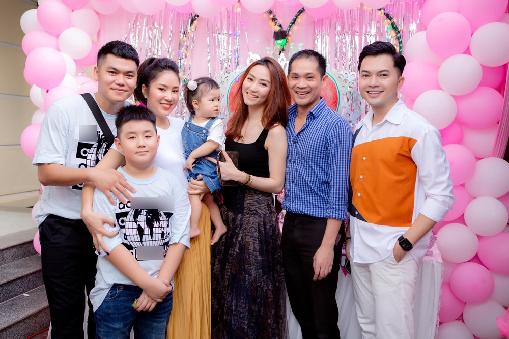Sao Việt ngày 22/10: Hoa hậu Kỳ Duyên chia sẻ bí quyết giảm 5 kg trong một tháng