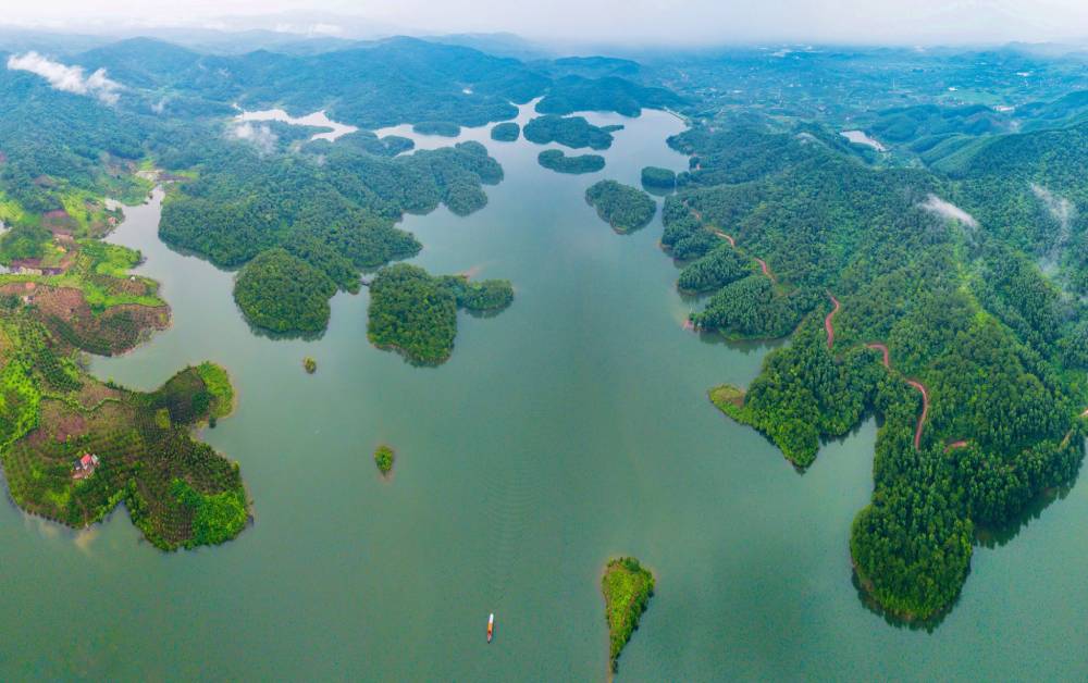 Bắc Giang: Hồ Khuôn Thần mùa thu