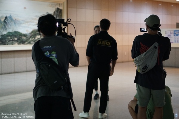 Sao Việt ngày 21/11: Kim Jong Kook bất ngờ xuất hiện tại Running Man Việt Nam