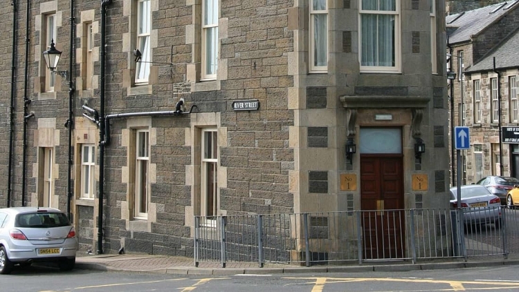Con phố ngắn nhất thế giới chỉ có một địa chỉ ở Scotland