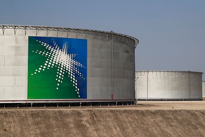 Ả Rập Xê Út tăng giá dầu liên tiếp tại Châu Á sau quyết định tự nguyện cắt giảm sản lượng
