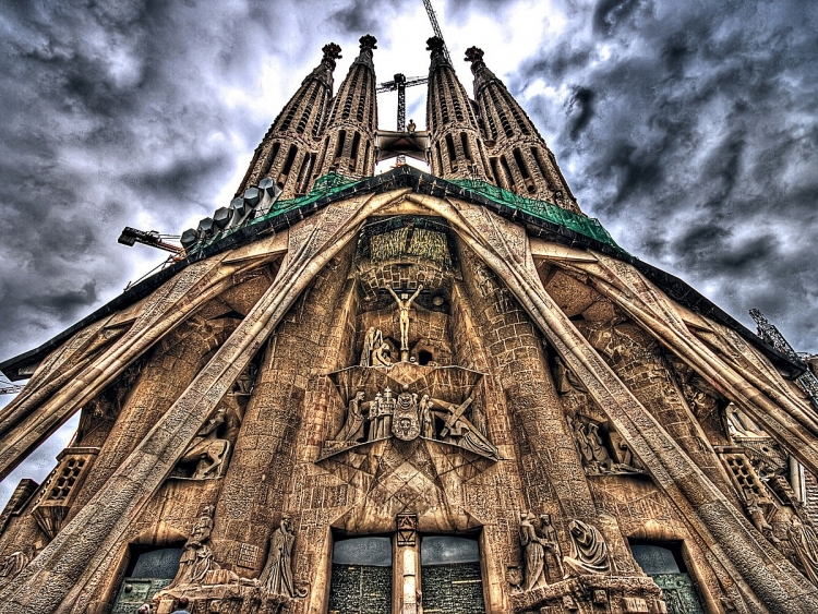 Nhà thờ Sagrada Familia - kiệt tác nghệ thuật của Tây Ban Nha