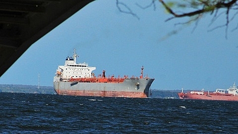 Mỹ trừng phạt hàng loạt các công ty và tàu do buôn bán dầu của Venezuela
