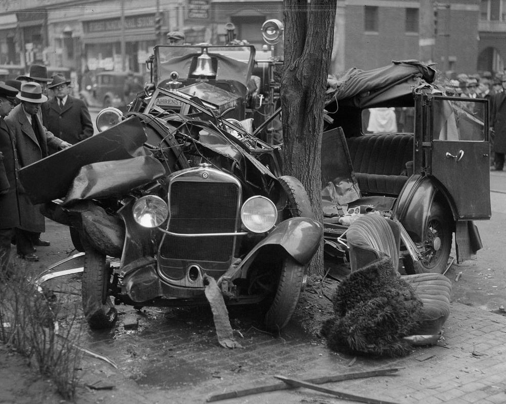 Lục lại ký ức về một số vụ tai nạn ô tô cổ