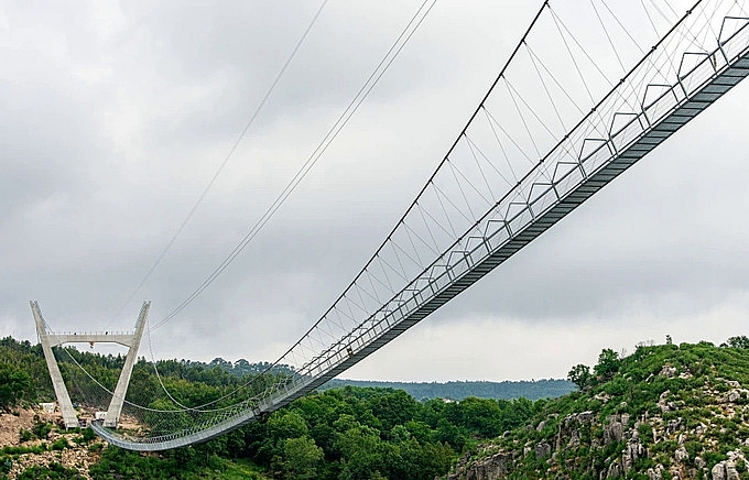 Cầu đi bộ dài nhất thế giới sắp khánh thành tại Bồ Đào Nha