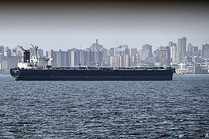 Libya mua hai tàu chở dầu mới