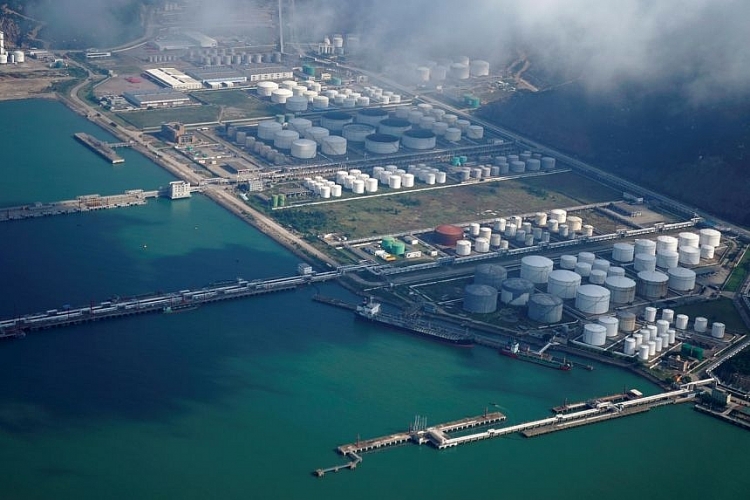 Trung Quốc triệt phá đường dây buôn lậu dầu tinh luyện trị giá gần 1 tỷ USD