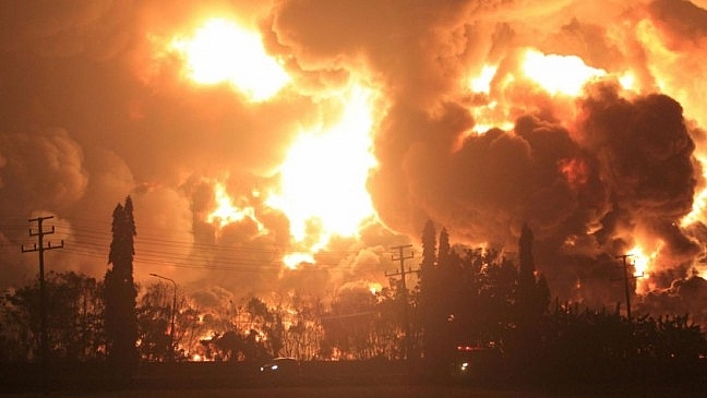 Cháy lớn tại nhà máy lọc dầu Indonesia