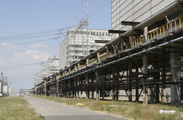 Nhà máy điện hạt nhân lớn nhất châu Âu bốc cháy ở Ukraine sau trận pháo kích của Nga
