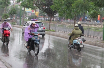 Dự báo thời tiết hôm nay ngày 5/4/2021: Hà Nội mưa rào rải rác