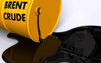 Giá dầu Brent vượt mức 66 USD/thùng lần đầu tiên từ giữa tháng 3