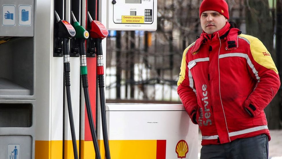 Shell sẽ tạm ngừng hoạt động của các nhà máy và trạm xăng ở Nga