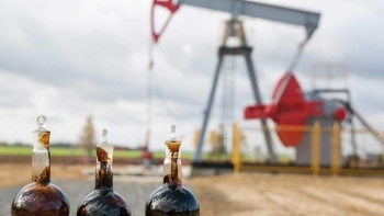 Giá dầu của Azerbaijan tăng lên gần 127 USD